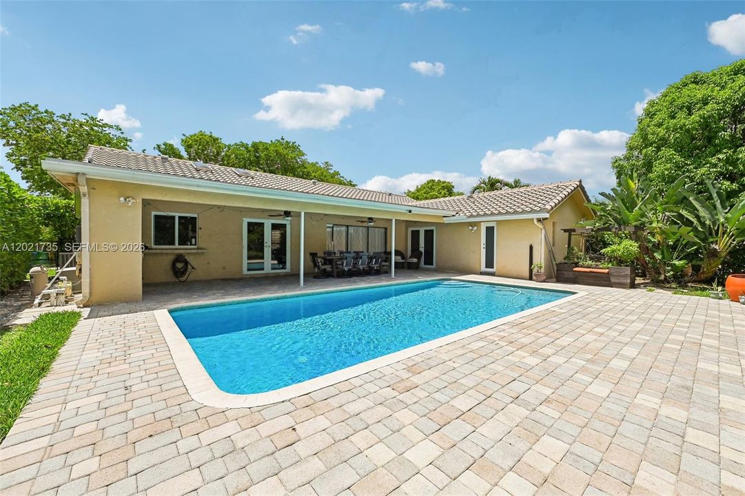 For Sale: $790,000 (4 beds, 2 baths, 2166 Square Feet)