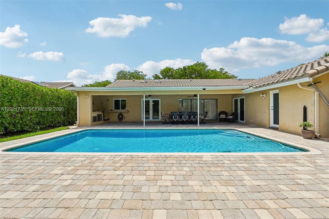 For Sale: $790,000 (4 beds, 2 baths, 2166 Square Feet)
