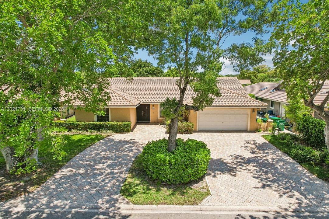 For Sale: $790,000 (4 beds, 2 baths, 2166 Square Feet)