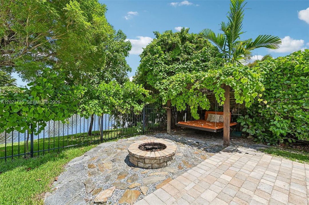 For Sale: $790,000 (4 beds, 2 baths, 2166 Square Feet)