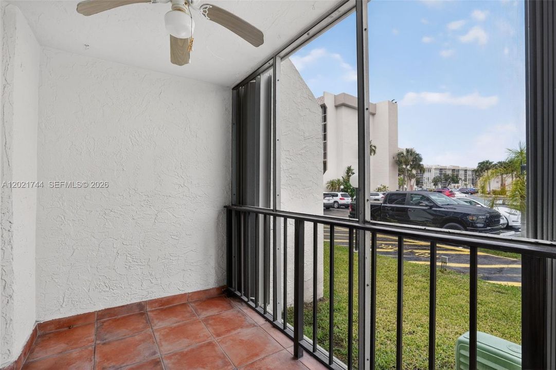 For Sale: $235,000 (2 beds, 2 baths, 1210 Square Feet)