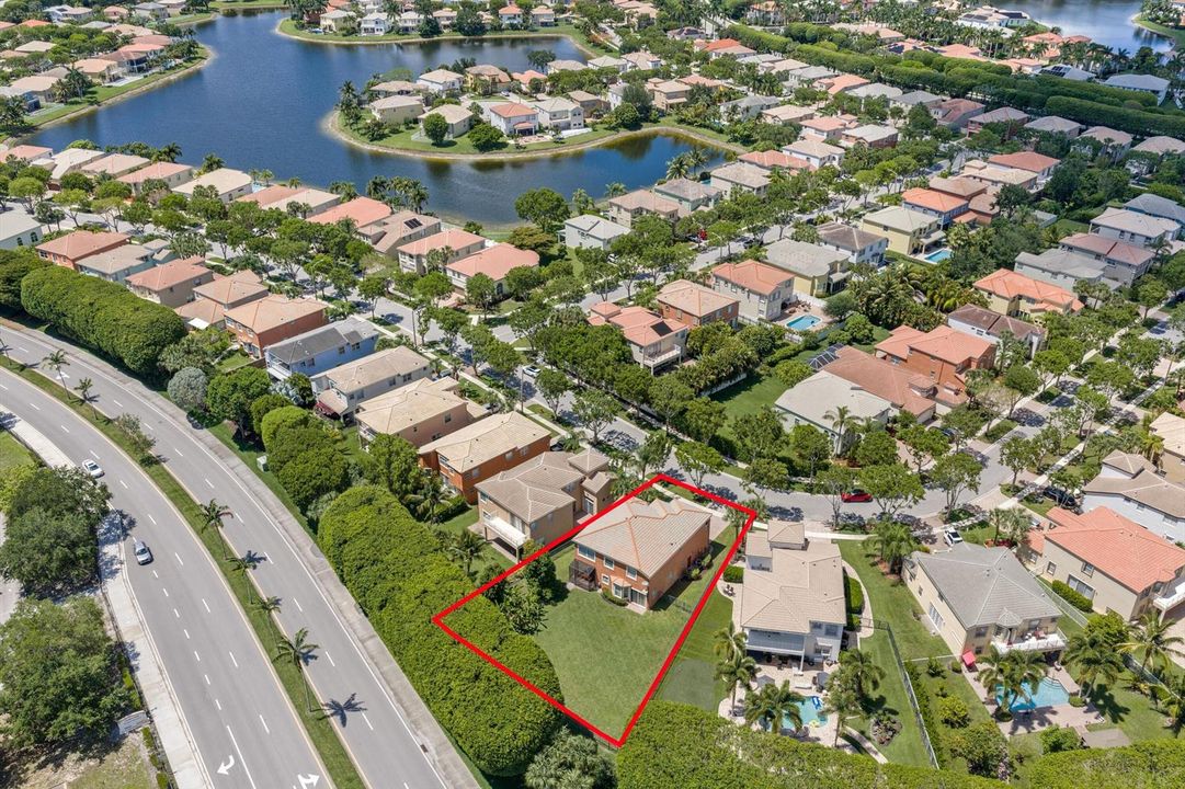 Expansive lot for swimming pool