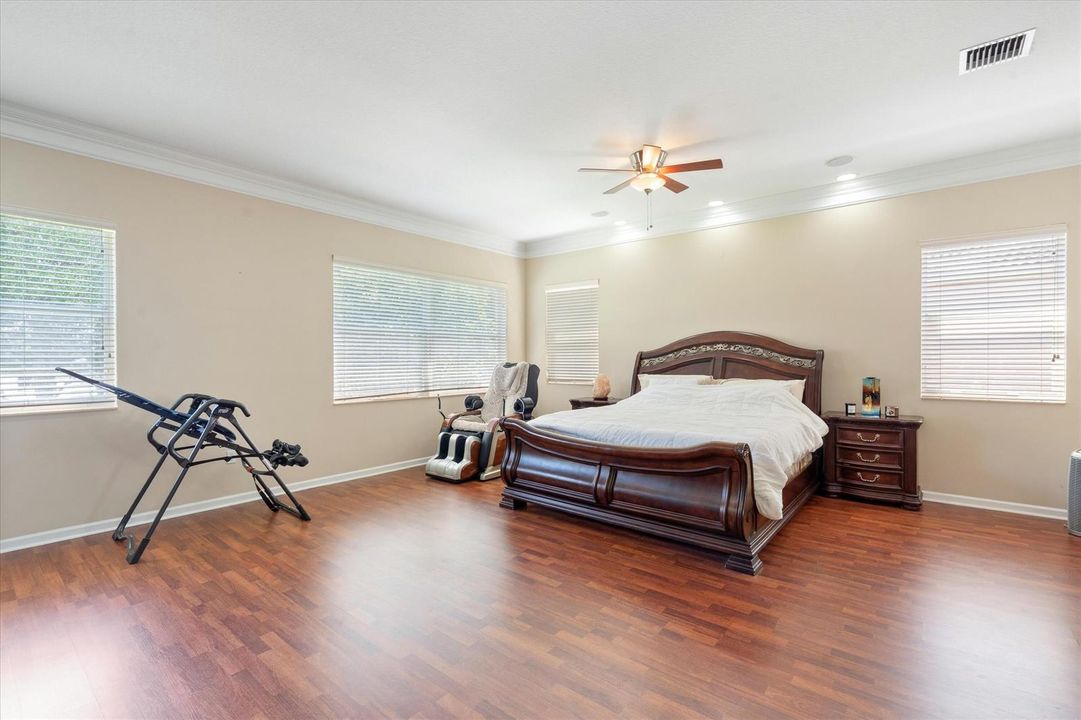 Vast master room