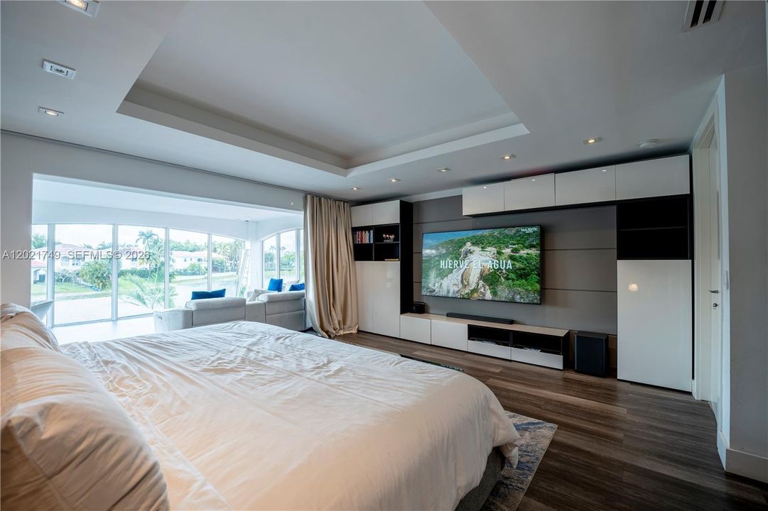 В аренду: $15,000 (5 спален, 5 ванн, 3429 Квадратных фут)