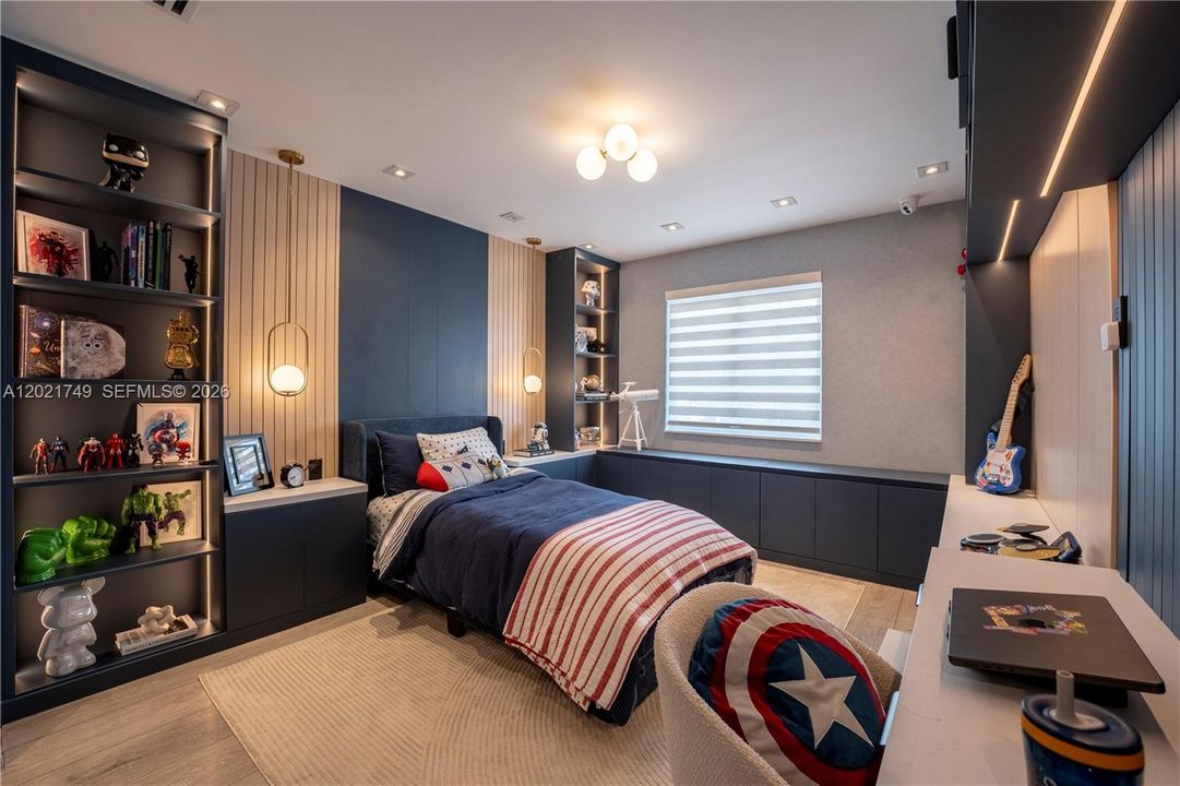 В аренду: $15,000 (5 спален, 5 ванн, 3429 Квадратных фут)