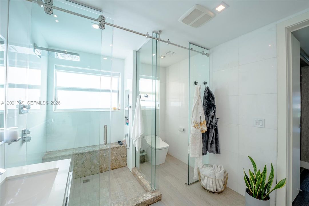 В аренду: $15,000 (5 спален, 5 ванн, 3429 Квадратных фут)