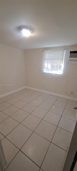 В аренду: $1,400 (1 спален, 1 ванн, 400 Квадратных фут)