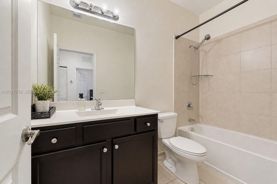 En Venta: $519,000 (3 camas, 2 baños, 1708 Pies cuadrados)