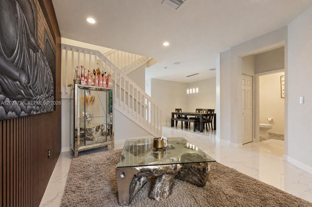En Venta: $519,000 (3 camas, 2 baños, 1708 Pies cuadrados)