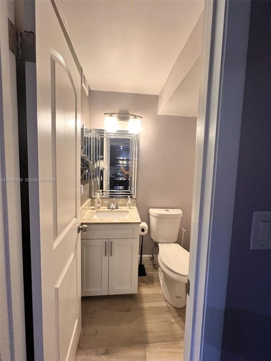 For Sale: $170,000 (1 beds, 1 baths, 741 Square Feet)