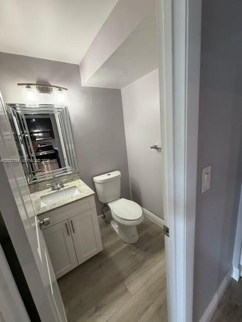 For Sale: $170,000 (1 beds, 1 baths, 741 Square Feet)