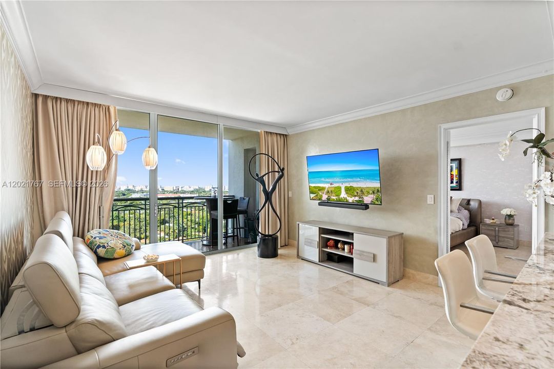 For Sale: $1,150,000 (1 beds, 1 baths, 938 Square Feet)