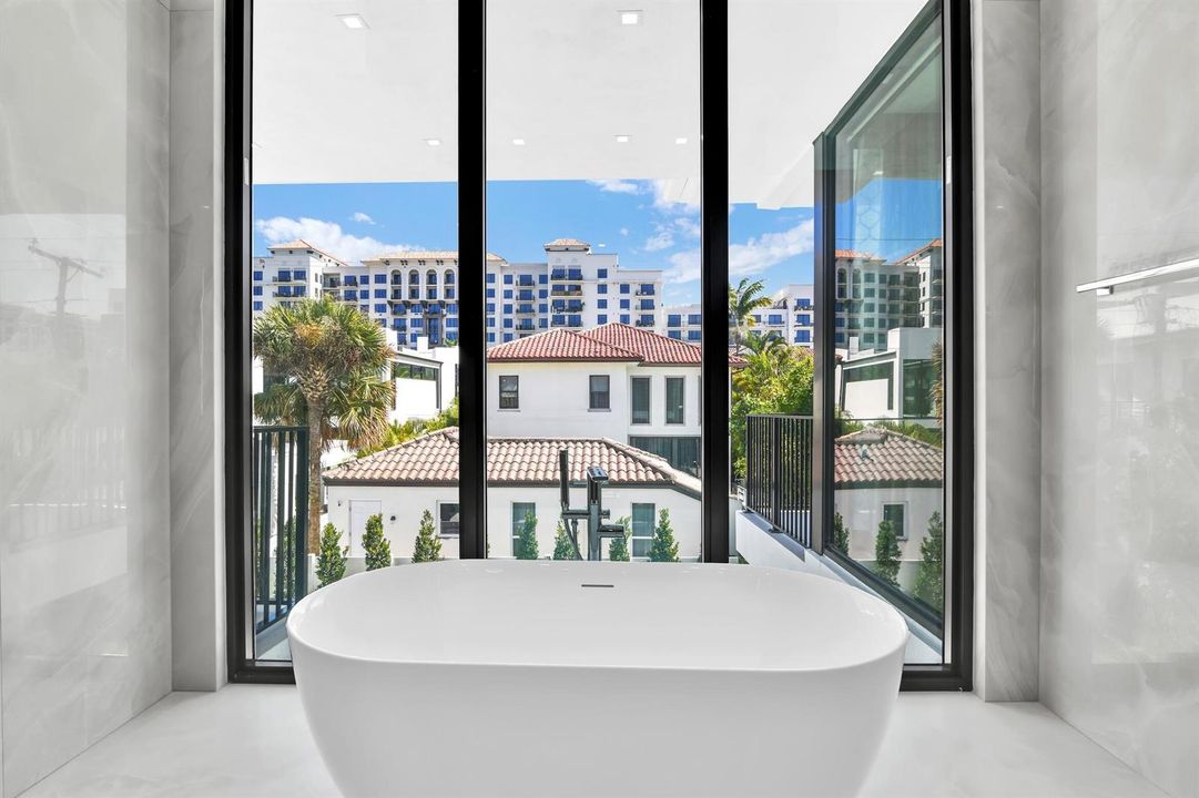 344 NE Second St, Boca Raton 2-77