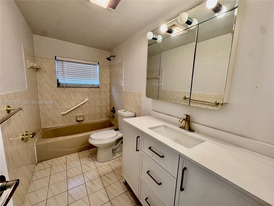 В аренду: $1,400 (1 спален, 1 ванн, 311 Квадратных фут)