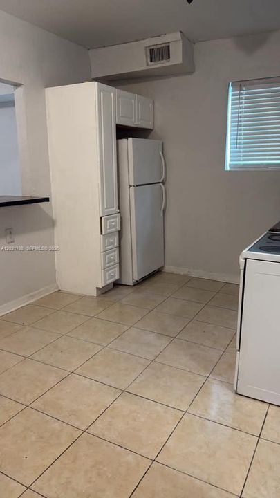 For Rent: $1,400 (1 beds, 1 baths, 615 Square Feet)