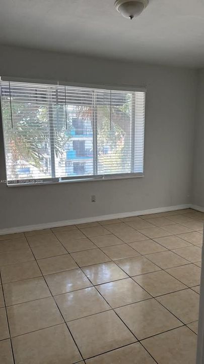 For Rent: $1,400 (1 beds, 1 baths, 615 Square Feet)