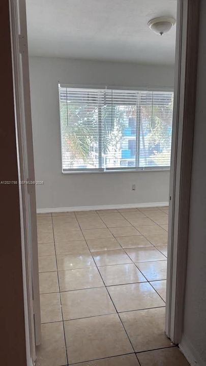 For Rent: $1,400 (1 beds, 1 baths, 615 Square Feet)