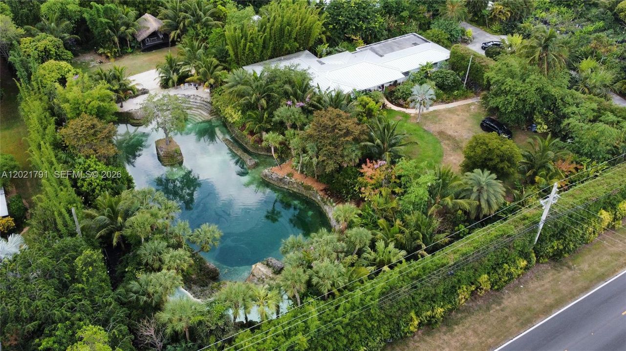 На продажу: $2,999,000 (6 спален, 6 ванн, 4768 Квадратных фут)