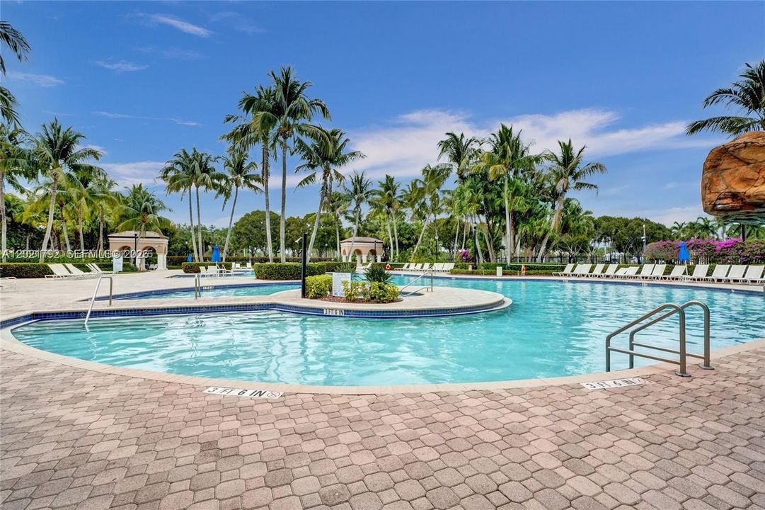 Active With Contract: $4,000 (4 beds, 3 baths, 2507 Square Feet)