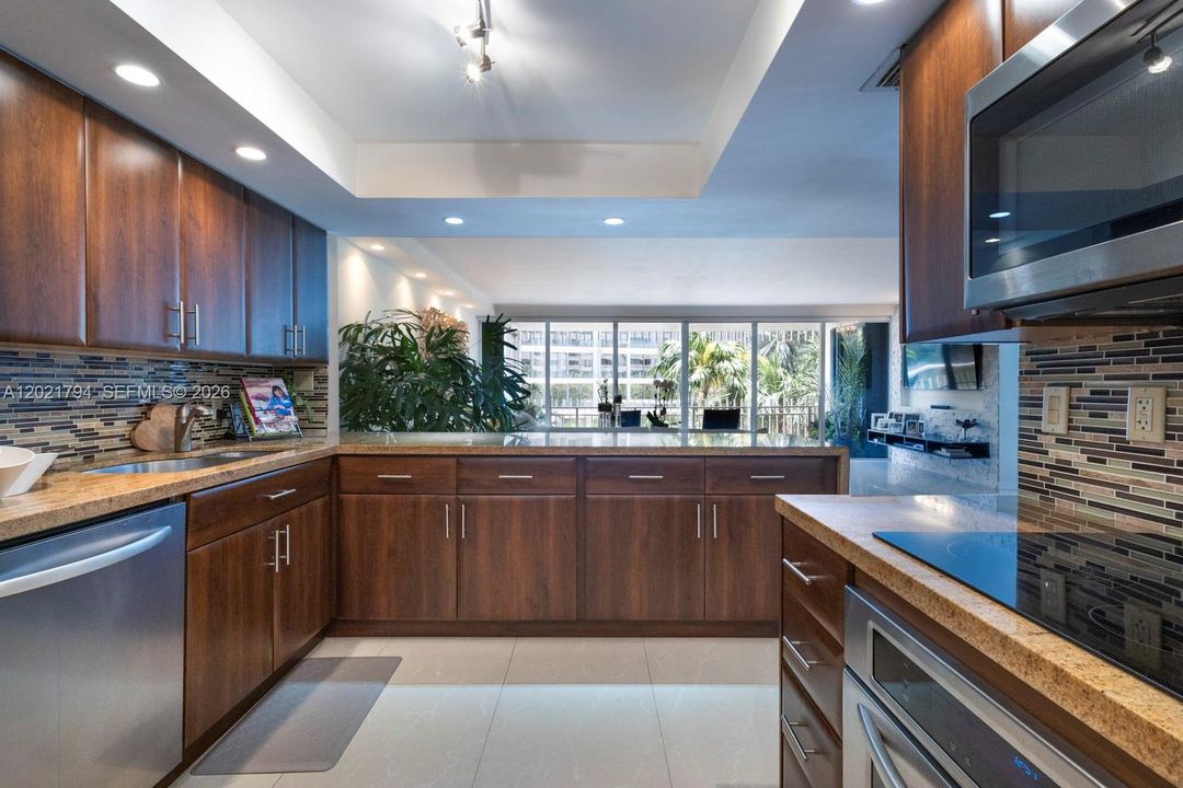 For Sale: $1,499,000 (2 beds, 2 baths, 1882 Square Feet)