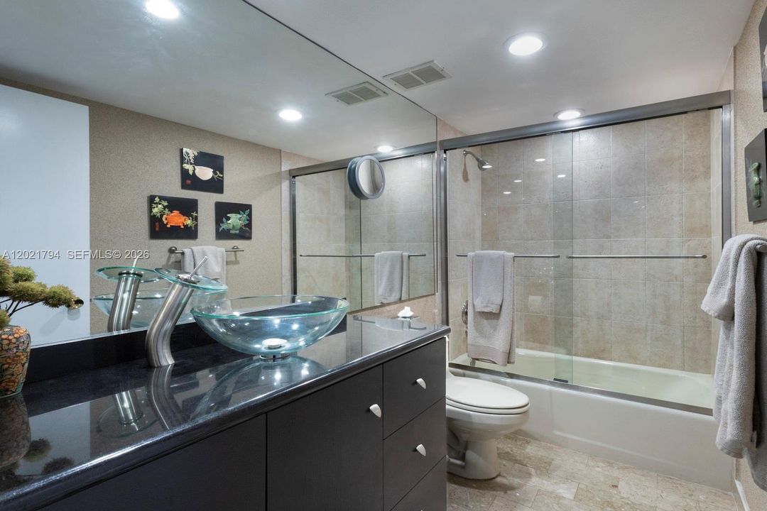 For Sale: $1,499,000 (2 beds, 2 baths, 1882 Square Feet)
