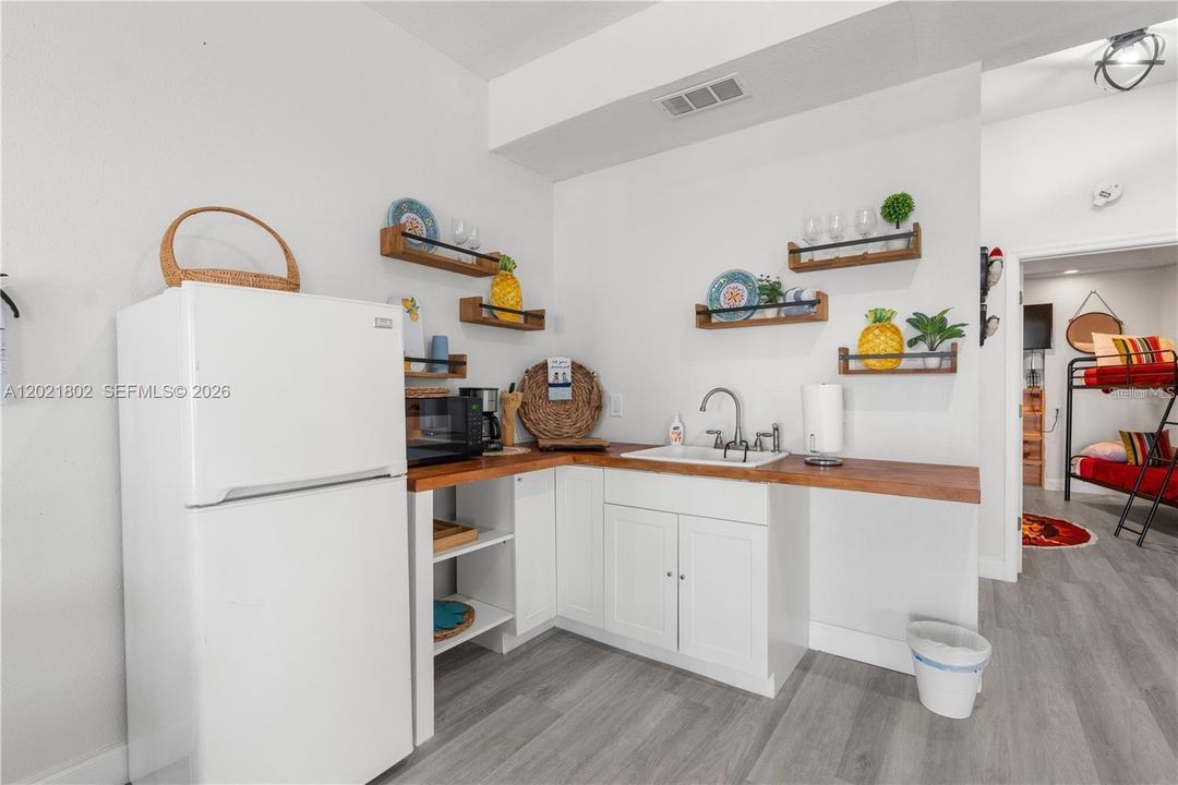 Recientemente alquilado: $3,500 (6 camas, 3 baños, 2005 Pies cuadrados)