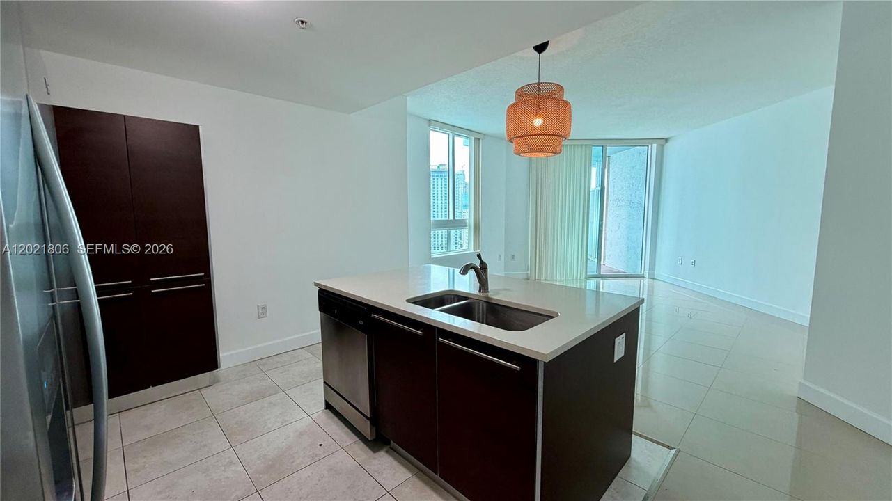 Active With Contract: $2,850 (1 beds, 1 baths, 794 Square Feet)