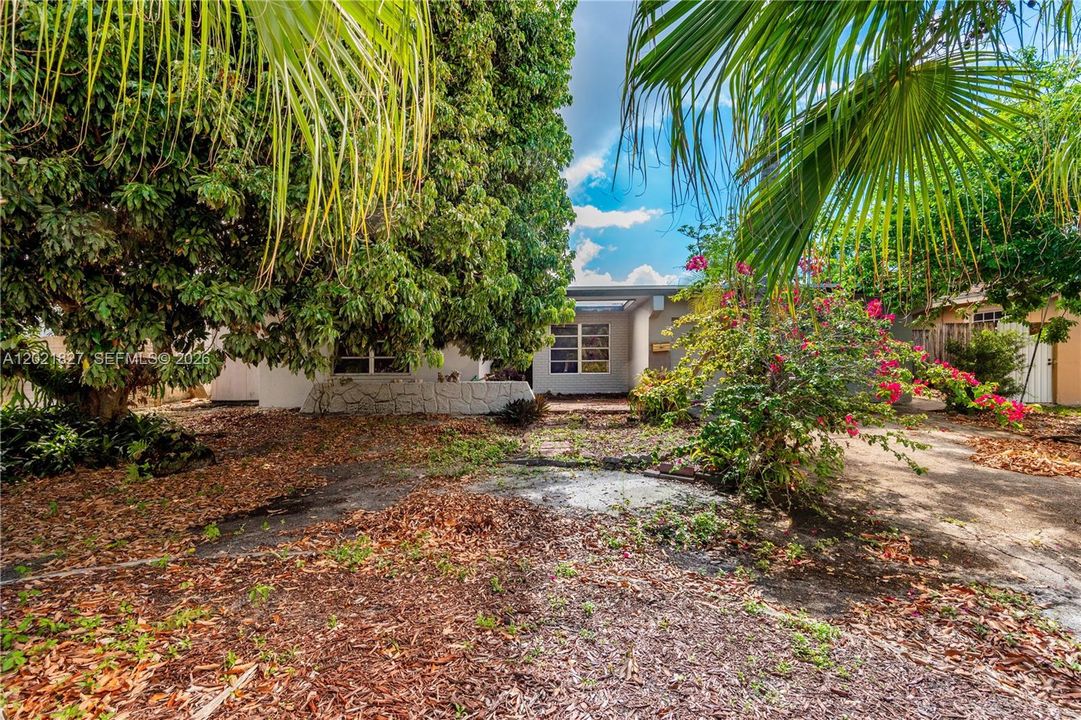 Active With Contract: $560,000 (3 beds, 2 baths, 1570 Square Feet)