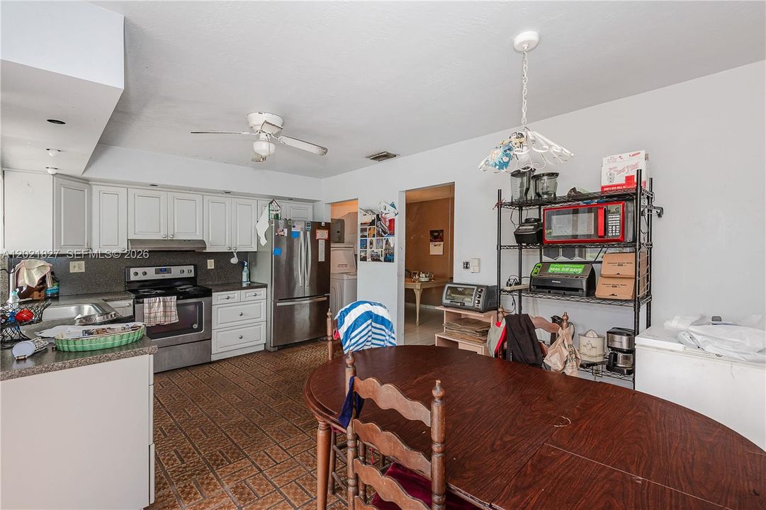 Active With Contract: $560,000 (3 beds, 2 baths, 1570 Square Feet)