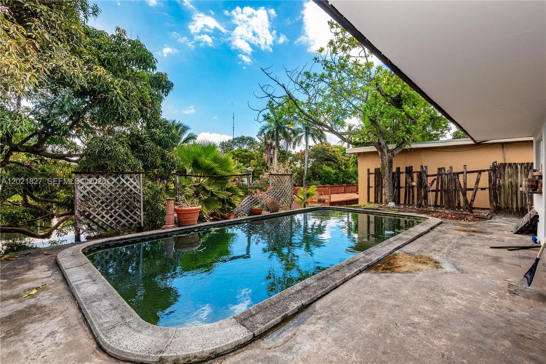Active With Contract: $560,000 (3 beds, 2 baths, 1570 Square Feet)