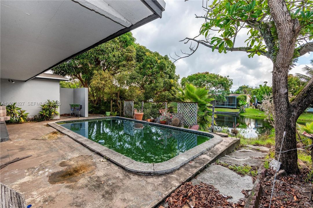 Active With Contract: $560,000 (3 beds, 2 baths, 1570 Square Feet)