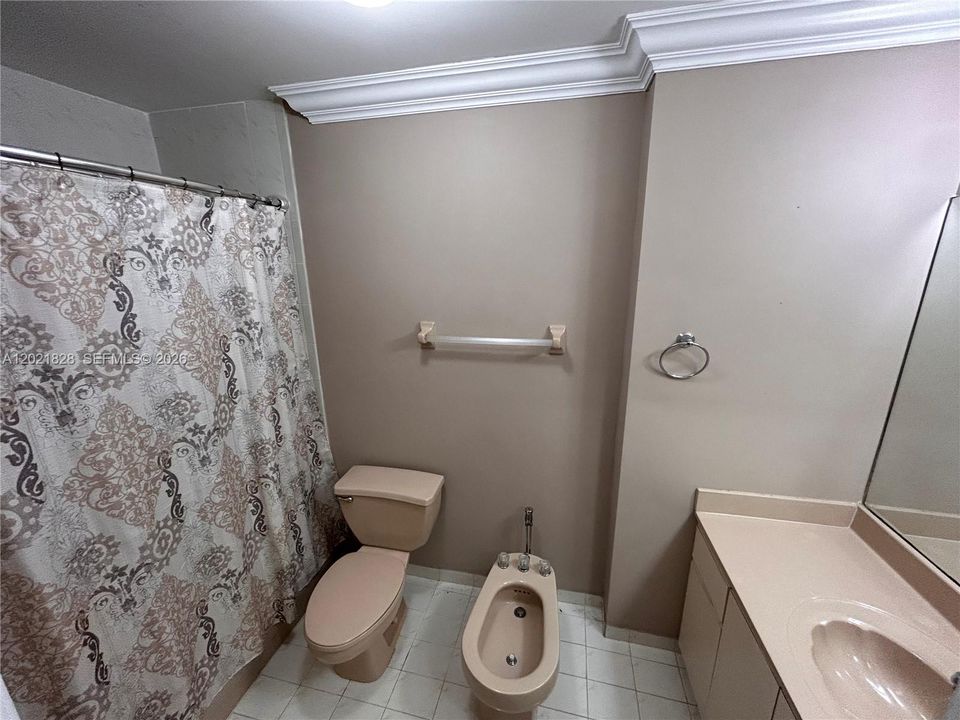 For Rent: $3,500 (3 beds, 2 baths, 1604 Square Feet)