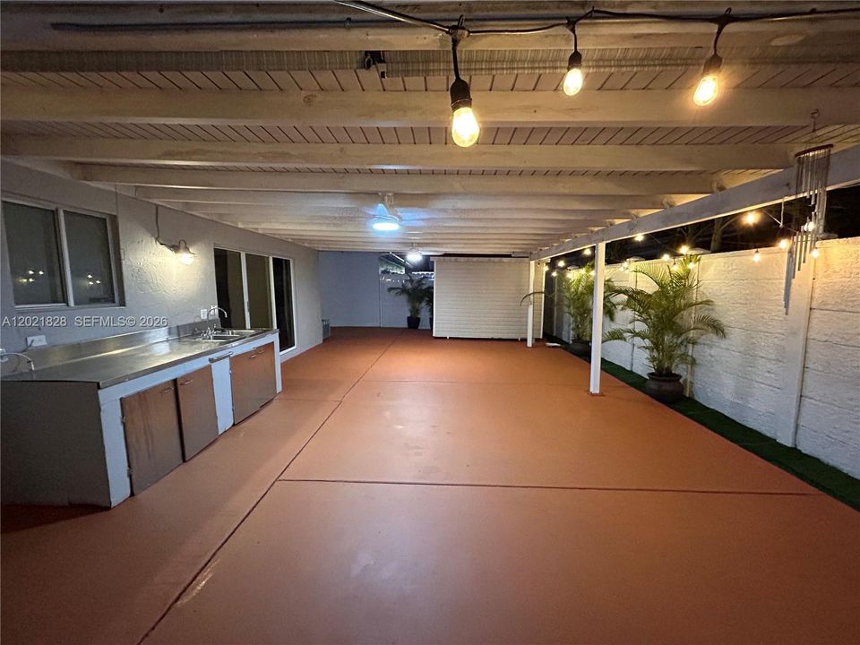 For Rent: $3,500 (3 beds, 2 baths, 1604 Square Feet)