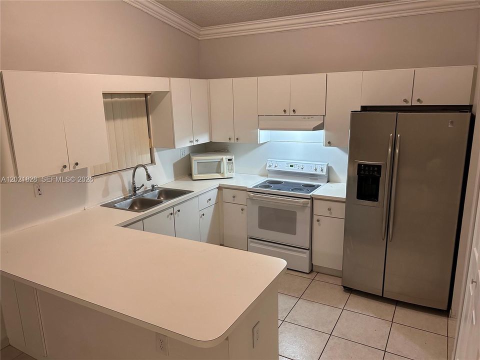 For Rent: $3,500 (3 beds, 2 baths, 1604 Square Feet)