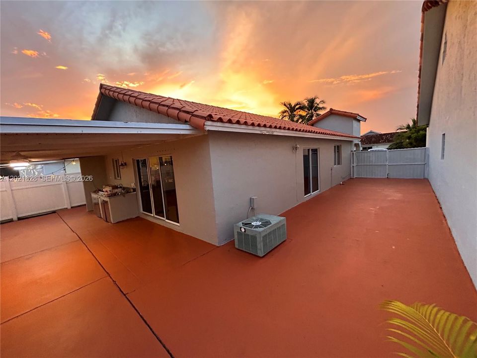 For Rent: $3,500 (3 beds, 2 baths, 1604 Square Feet)