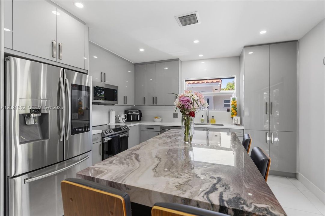 En Venta: $1,506,000 (3 camas, 2 baños, 1640 Pies cuadrados)