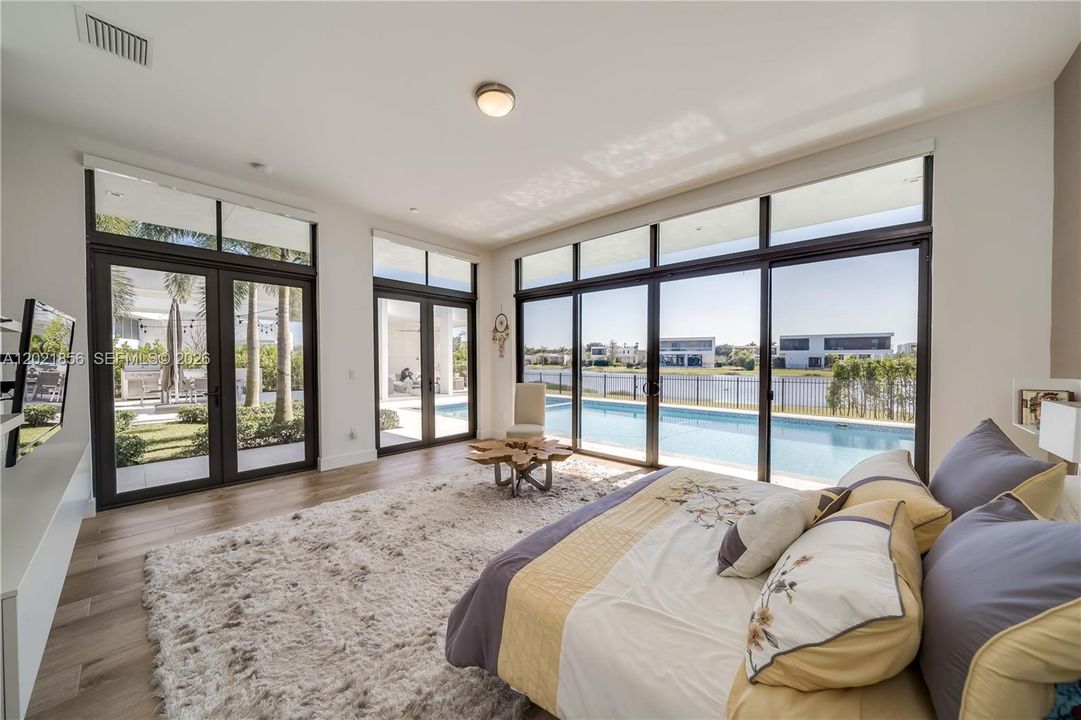 For Sale: $3,300,000 (6 beds, 7 baths, 5184 Square Feet)
