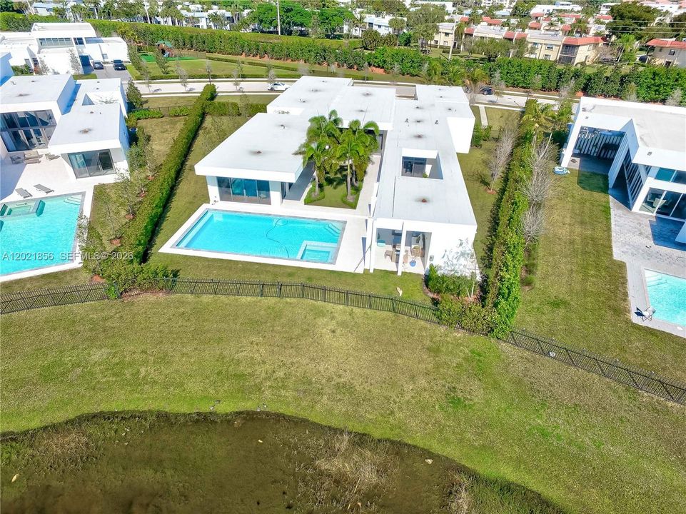 For Sale: $3,300,000 (6 beds, 7 baths, 5184 Square Feet)
