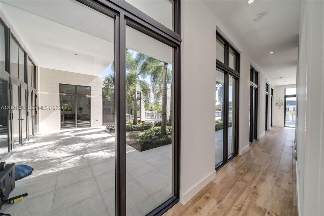 For Sale: $3,300,000 (6 beds, 7 baths, 5184 Square Feet)