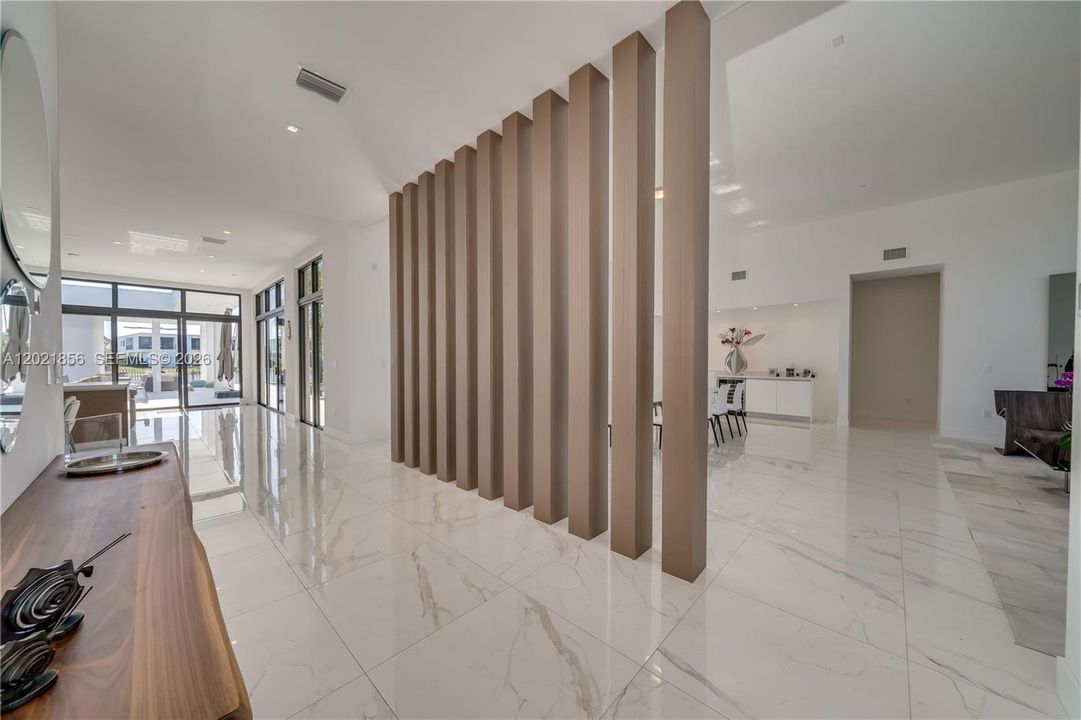 For Sale: $3,300,000 (6 beds, 7 baths, 5184 Square Feet)