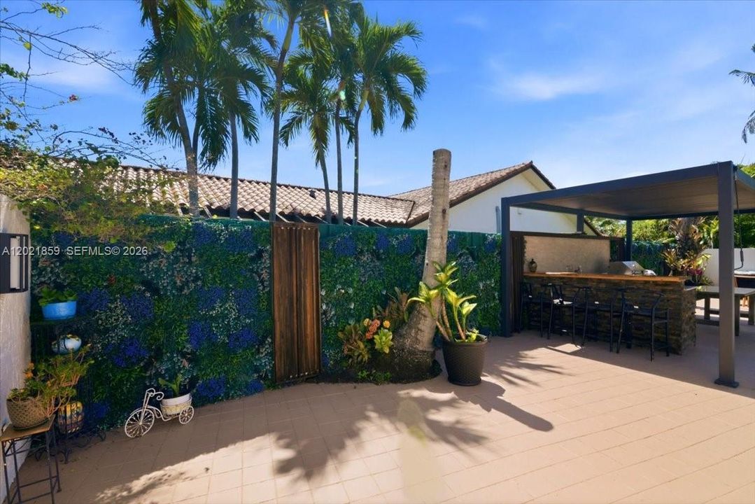For Sale: $1,800,000 (5 beds, 4 baths, 0 Square Feet)