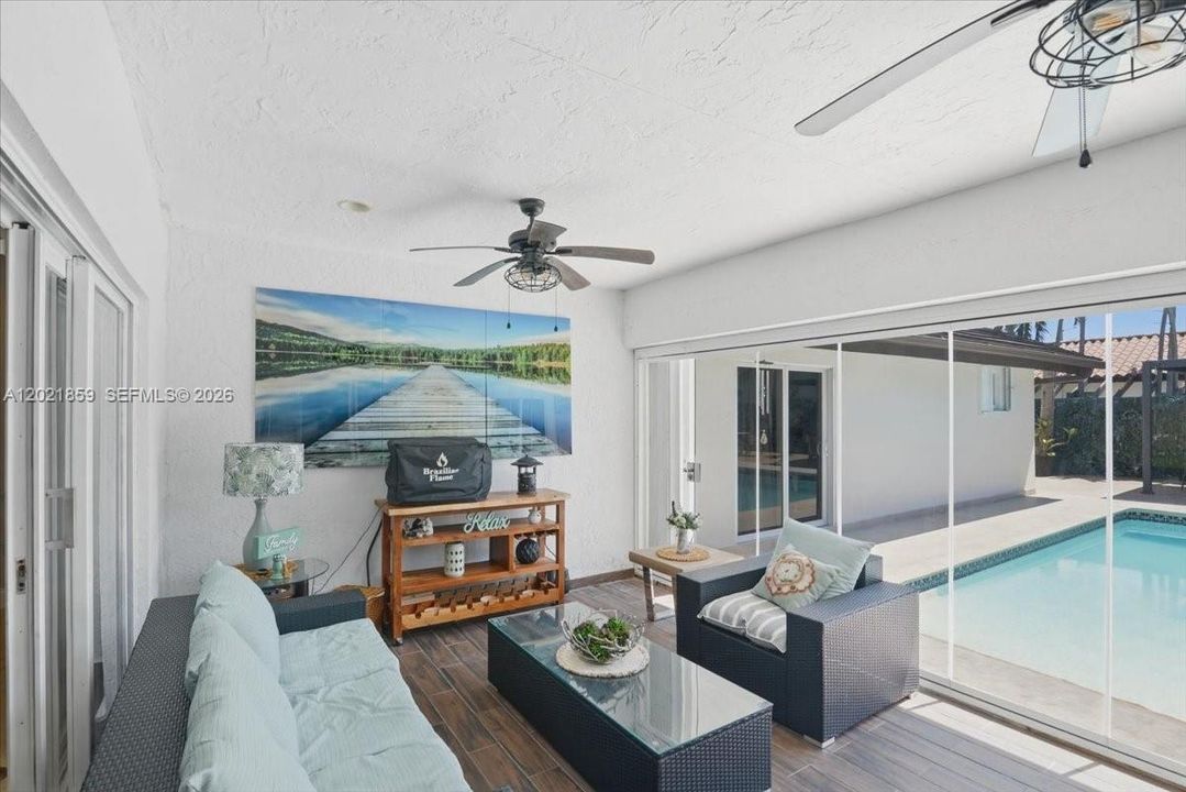 Florida room/Terrace