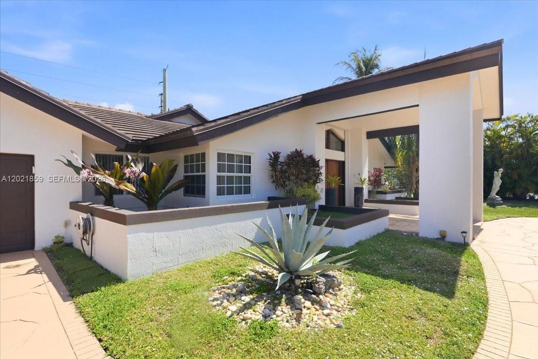 For Sale: $1,800,000 (5 beds, 4 baths, 0 Square Feet)