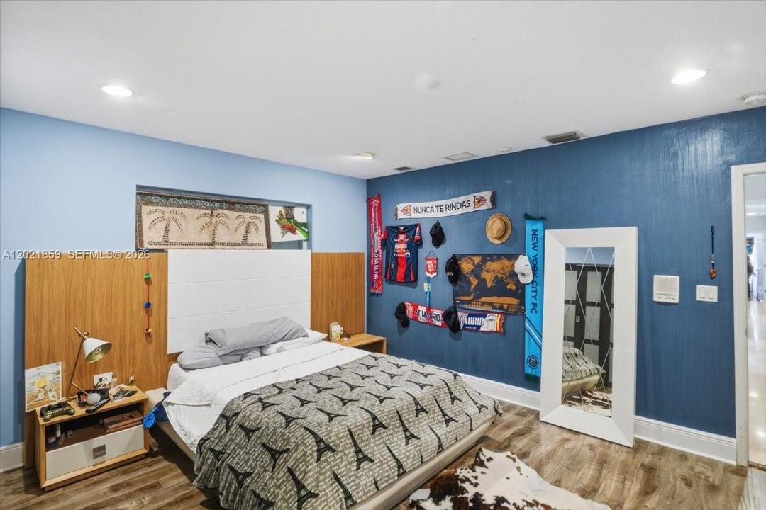 For Sale: $1,800,000 (5 beds, 4 baths, 0 Square Feet)