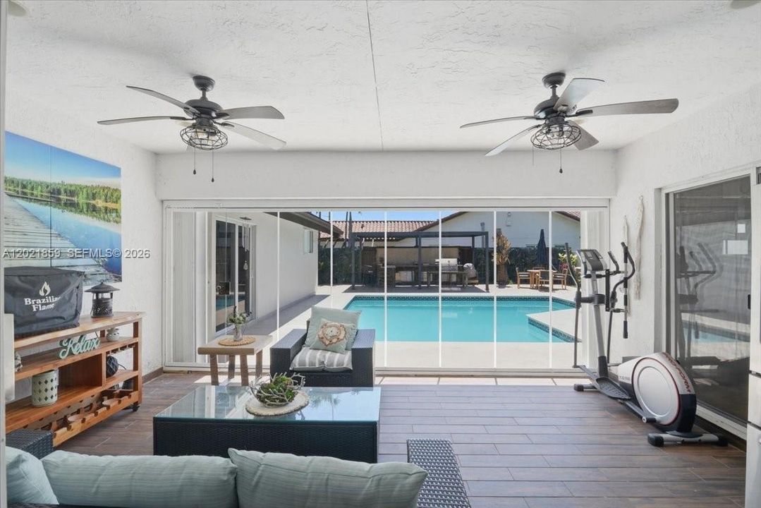 Florida room/ Terrace