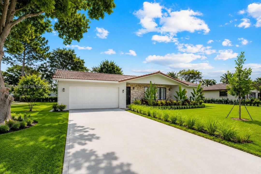 For Rent: $6,000 (4 beds, 2 baths, 2047 Square Feet)