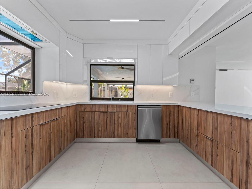 For Rent: $6,000 (4 beds, 2 baths, 2047 Square Feet)
