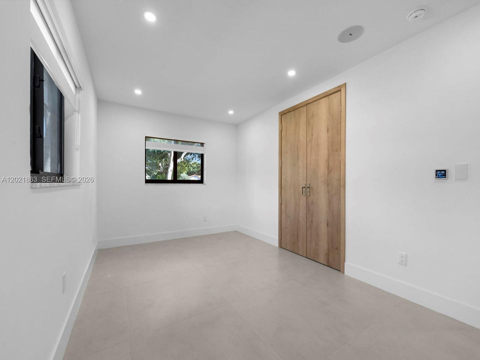 For Rent: $6,000 (4 beds, 2 baths, 2047 Square Feet)