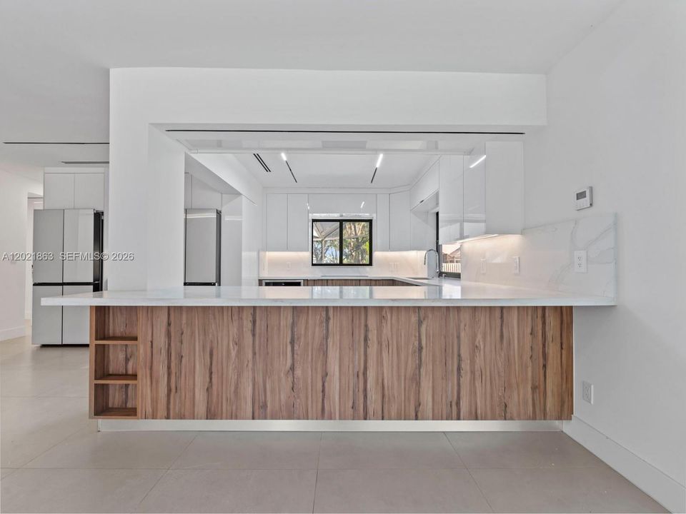 For Rent: $6,000 (4 beds, 2 baths, 2047 Square Feet)