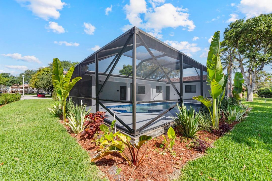 For Rent: $6,000 (4 beds, 2 baths, 2047 Square Feet)